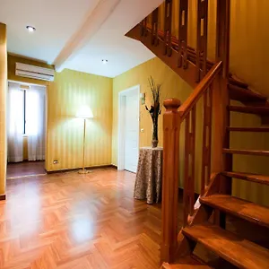 Trevi 41 Отель Рим
